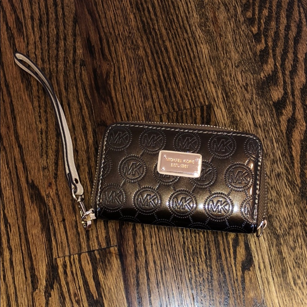 Michael Kors wristlet wallet